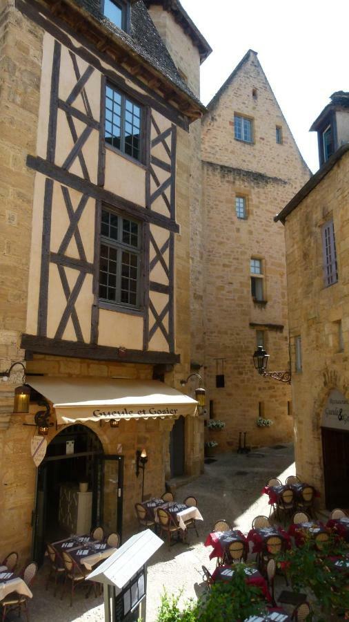 Апартаменты Les Toits De Sarlat Экстерьер фото